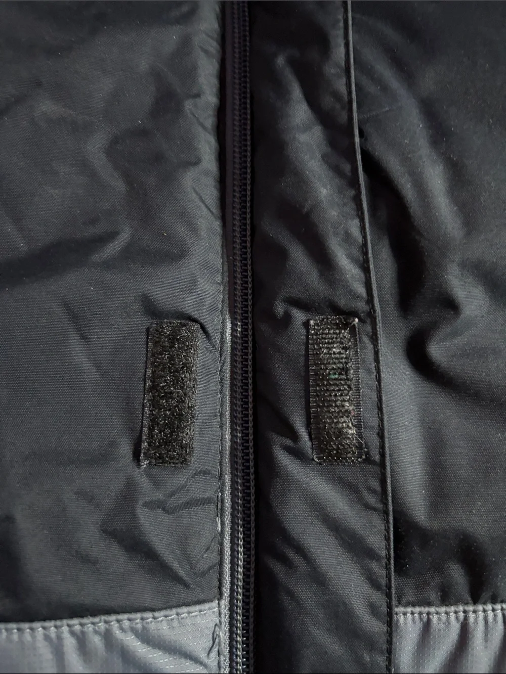 Columbia Boys (XS) Black & Gray Insulated Hooded Winter Jacket.